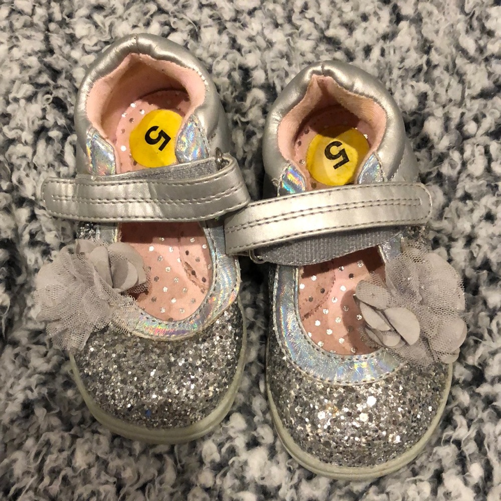 Infant girls size 5 born sparkly shoes